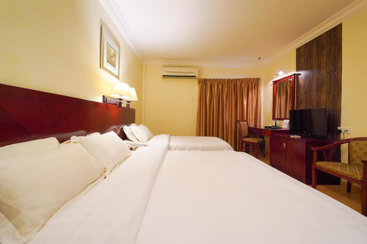 Capital O 89658 Bustani Hotel Jitra Exterior foto
